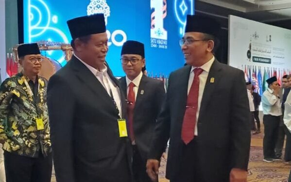 Peringati Satu Abad NU di Sidoarjo, Kiai Marsudi Syuhud Rayakan Ultah di Hari yang Sama