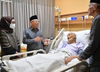 Wapres Jenguk KH Ali Yafie dan Doakan Kesembuhan Beliau