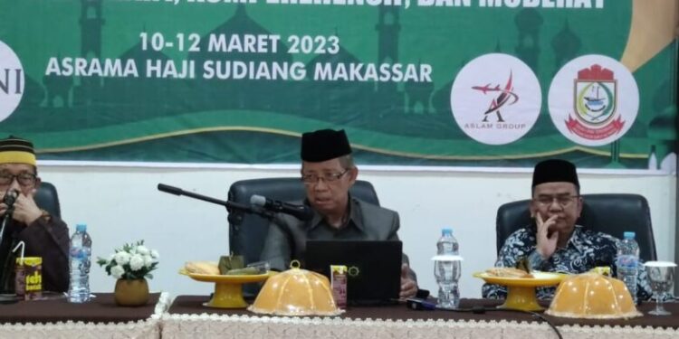 ketum-mui-sulsel-sampaikan-moderasi-islam-di-idmi