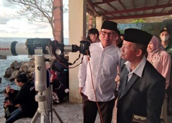 ikut-pantau-hilal,-ketum-mui-beri-solusi-persatuan-umat