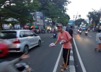 Keutamaan Memberi Makan Orang Berbuka Puasa
