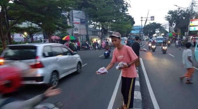 Keutamaan Memberi Makan Orang Berbuka Puasa