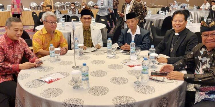 ketum-mui-hadiri-malam-kenal-pamit-kapolda-sulsel