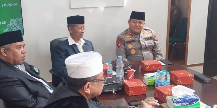 bahas-isu-isu-terkini,-kapolda-sulsel-sambangi-mui