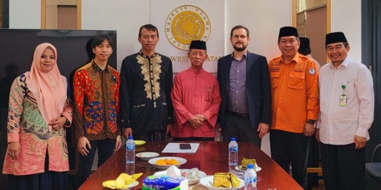 pimpinan-ajc-amerika-serikat-berkunjung-di-kantor-mui-sulsel