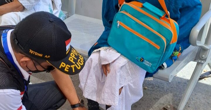 Siapkan 500 Pasang, PKP3JH Gerakan Siaga Sandal di Makkah dan Madinah