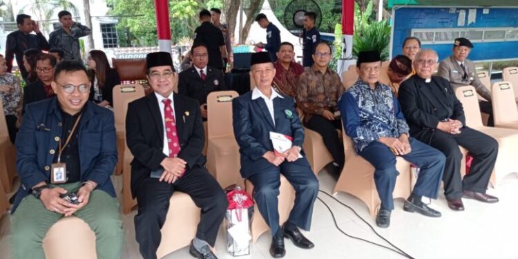 bersama-forkopimda,-ketum-mui-hadiri-hari-bhayangkara